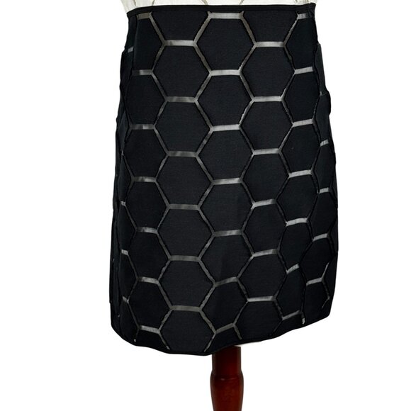 Like new! MILLY Cream and Black Hexagon Print Sleeveless Dress Size 6 - Picture 9 of 11